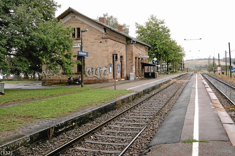 Bahn 132.jpg - Blick in Richtung Bad Friedrichshall. Zwei Stationen weiter ist der Haltepunkt Sinsheim Museum/Arena.